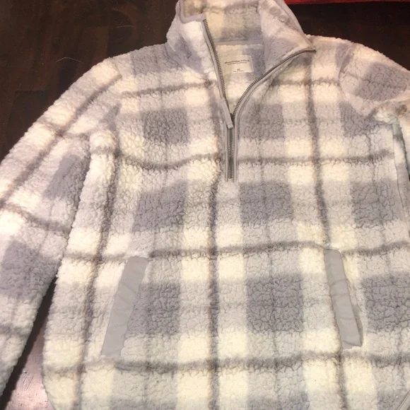 Abercrombie & Fitch Gray and Cream Zip Up Sweater - Picture 6 of 15